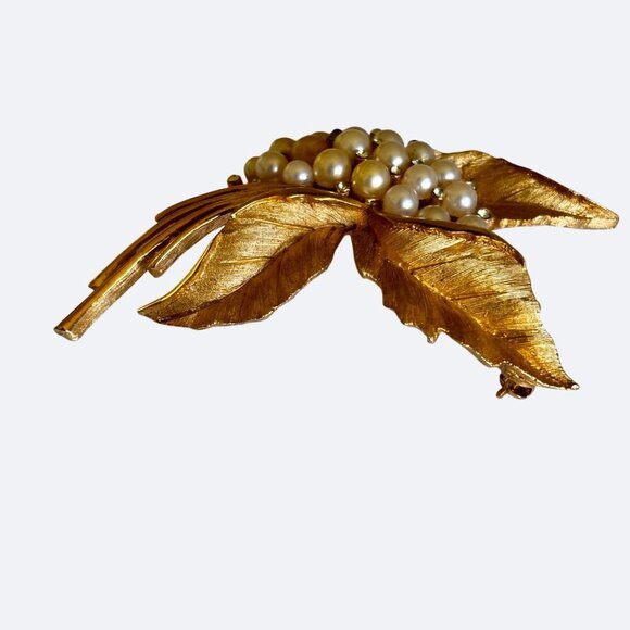 VTG Crown Trifari A Philippe Large Brooch Pearls Crystals Gold Tone 1960s - Picture 5 of 8